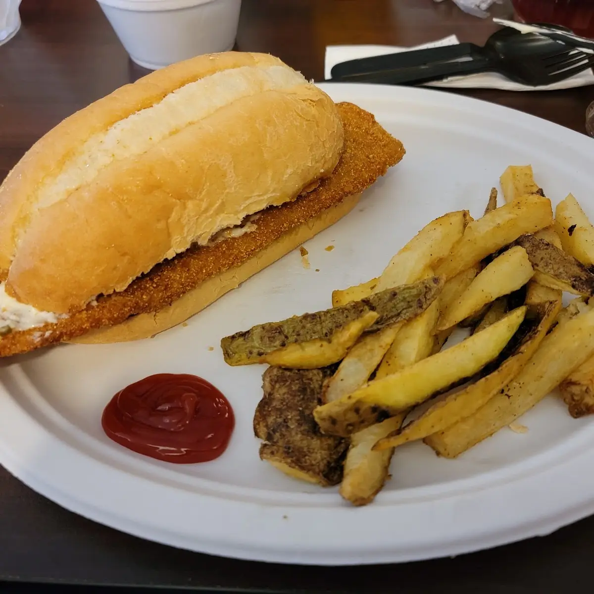 Fish Sandwich w FF