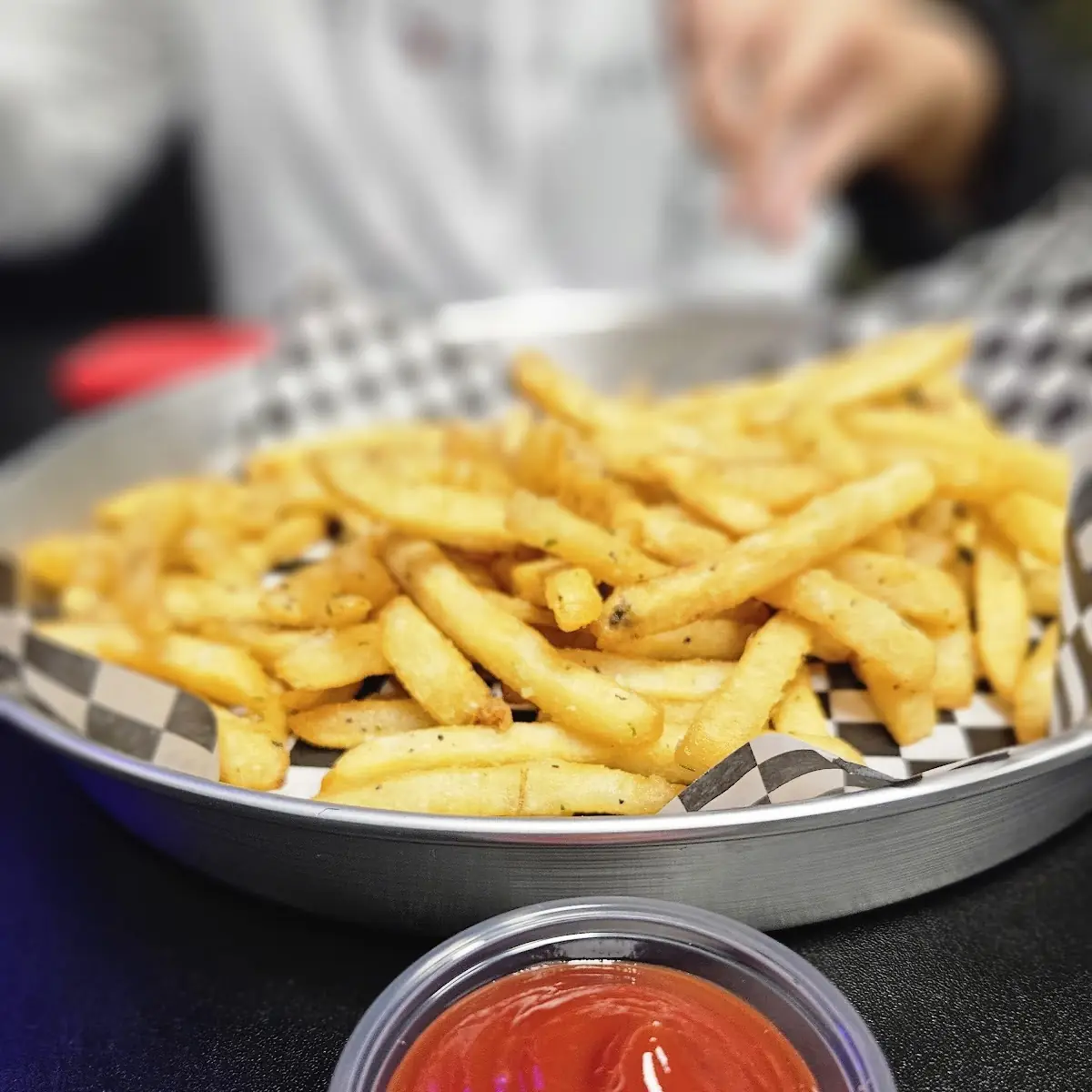 Garlic Fries, Smokies Burgers