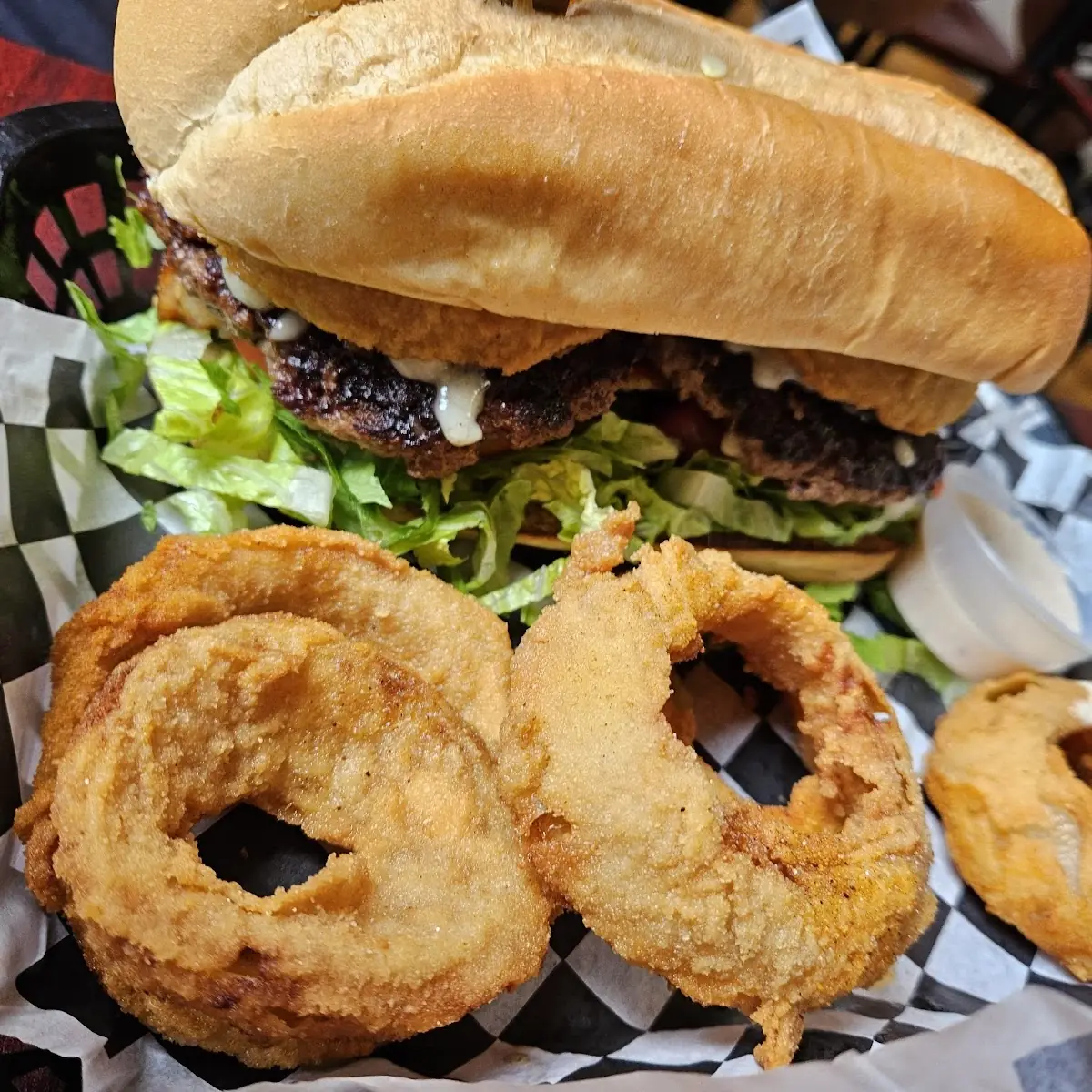 Brumburger w Onion Rings