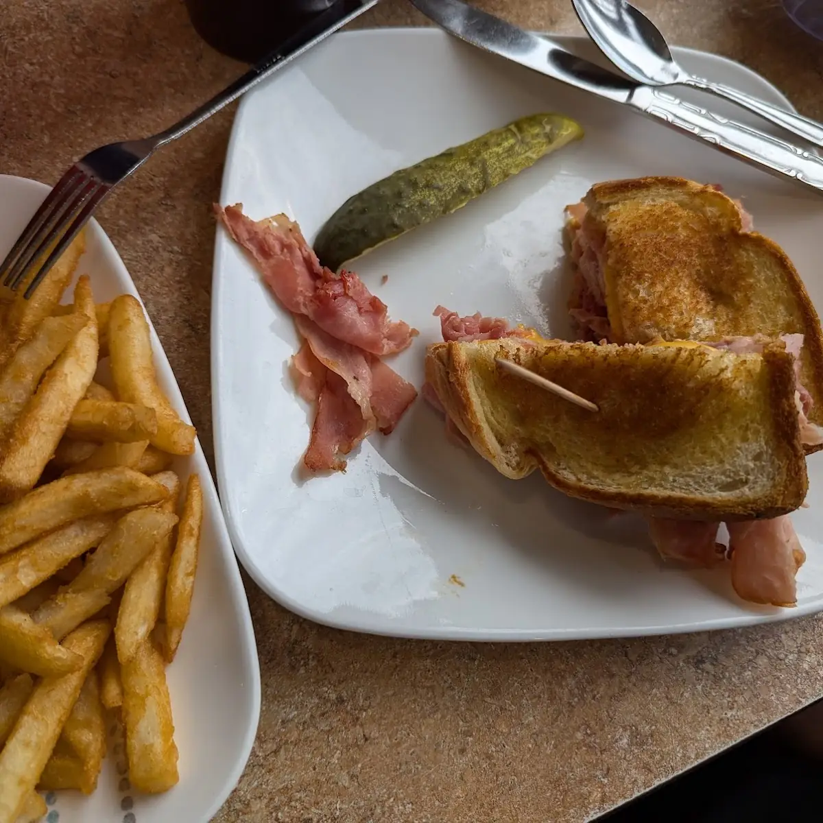 Kids Grilled Cheese & Fries