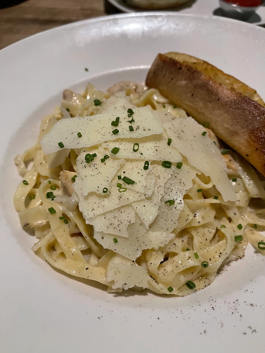 Chicken Alfredo Pasta