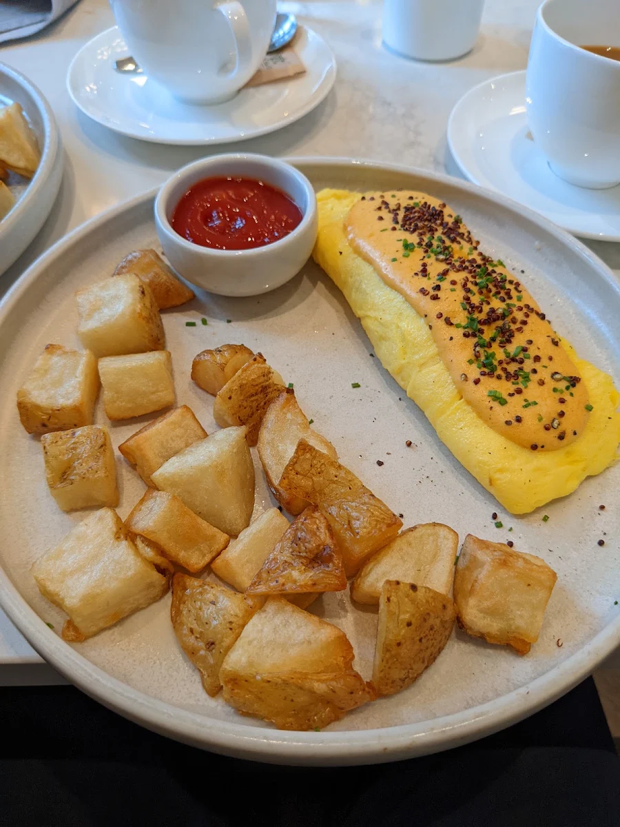 The Magnolia Omelette, The Courtney Room