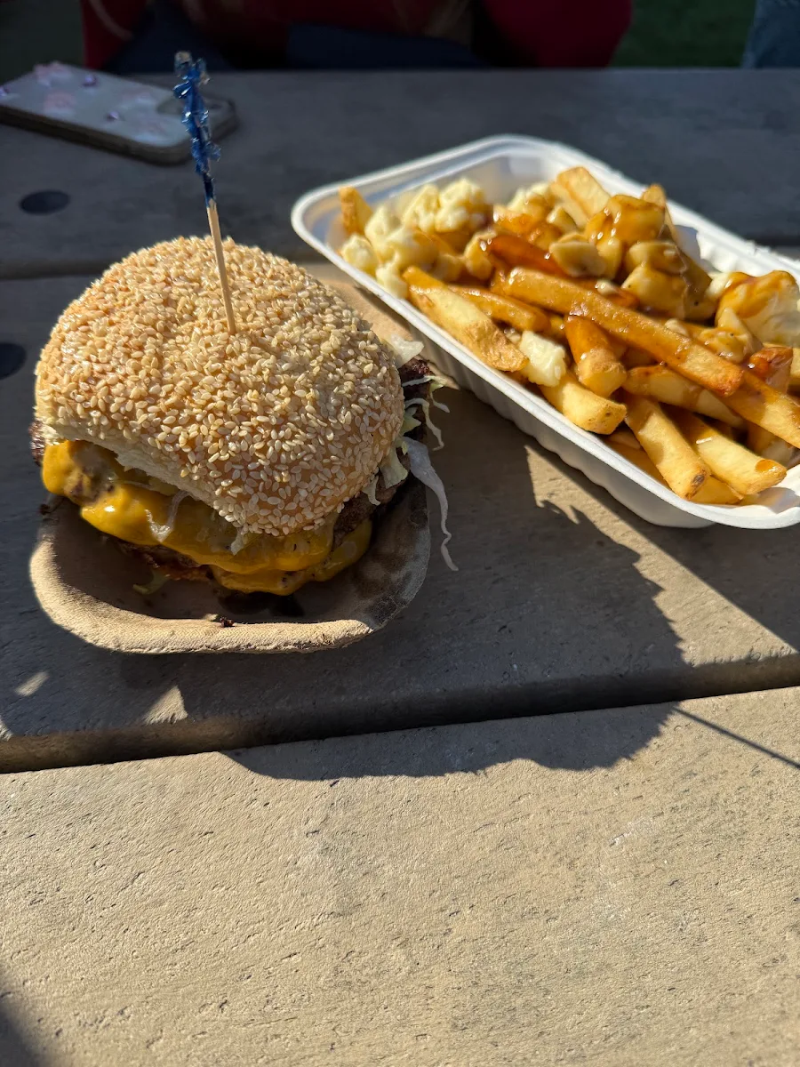 Highlights, Dyment's Burgers