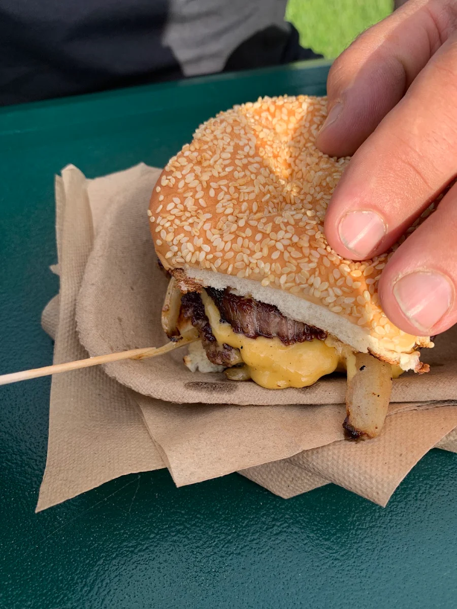 Highlights, Dyment's Burgers