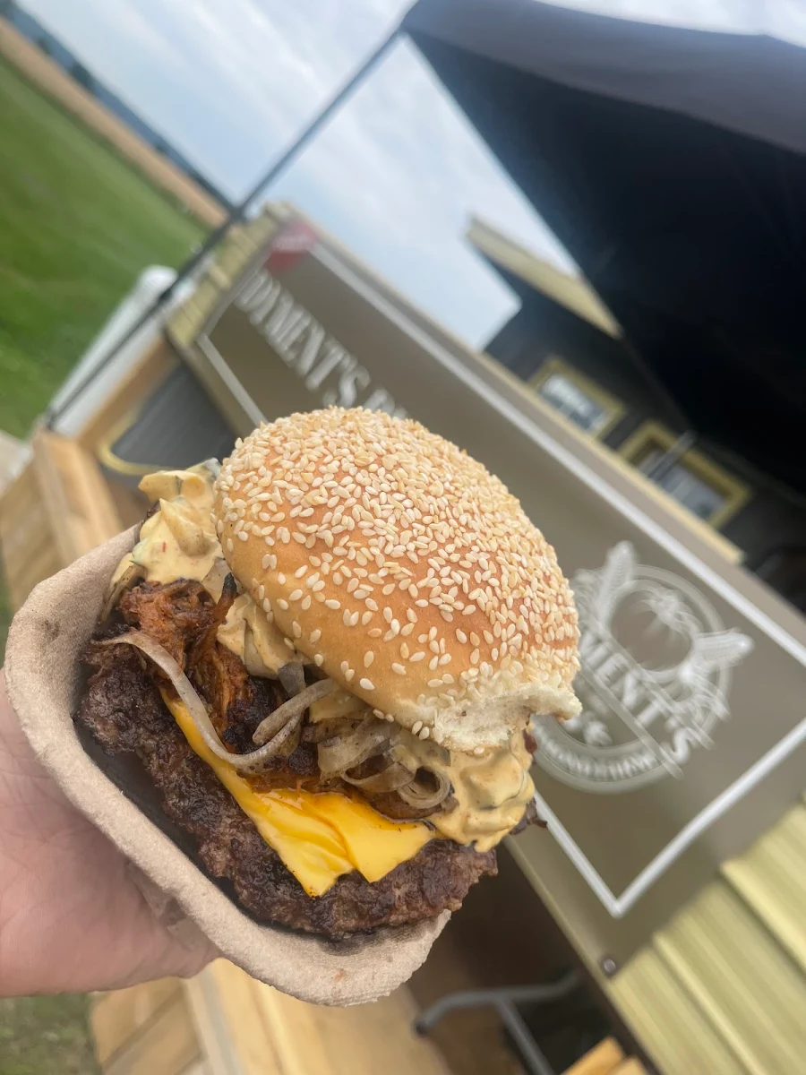 Highlights, Dyment's Burgers