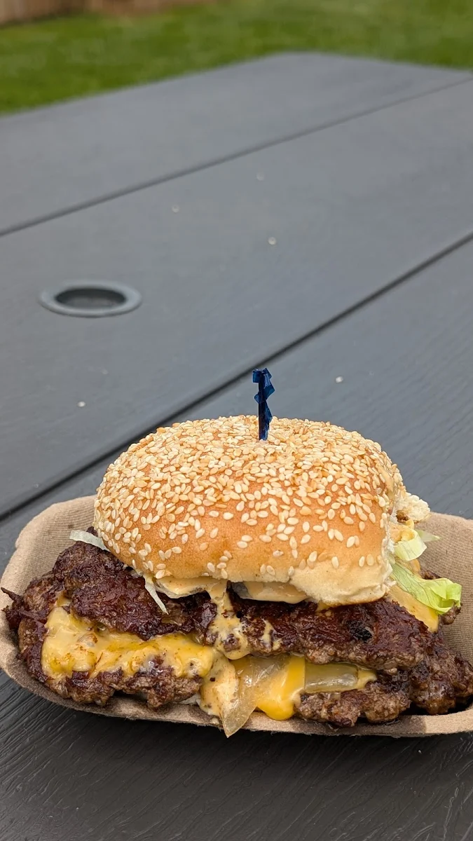 Highlights, Dyment's Burgers