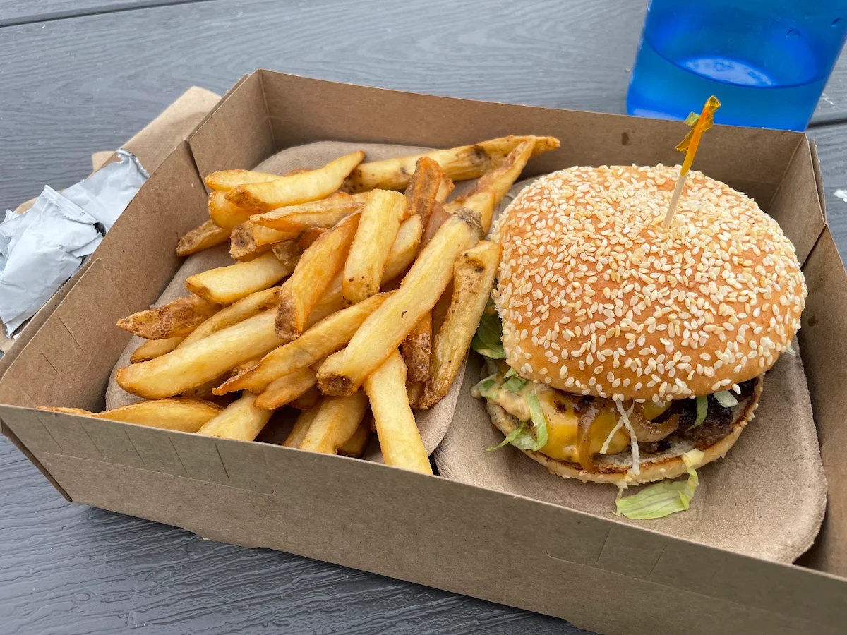 Highlights, Dyment's Burgers