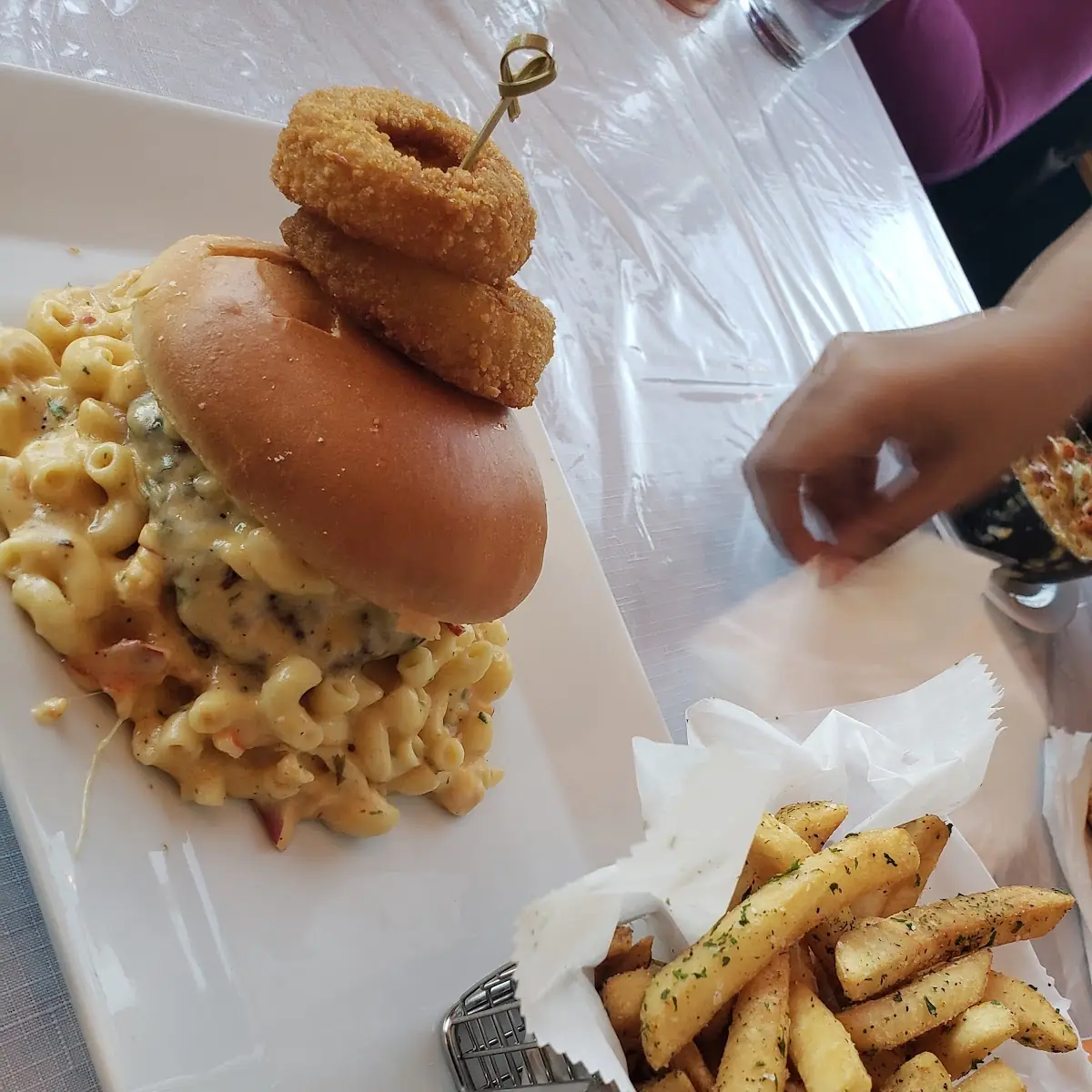 Mac N Cheese Burger