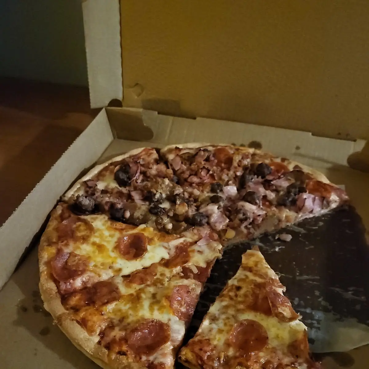 Large 1 2 Pepperoni 1 2 Meat Lovers Pizza