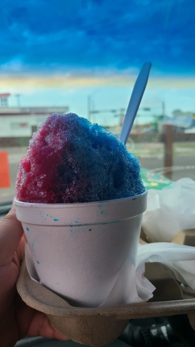 Blue Coconut Raspa w Strawberry Ice Cream