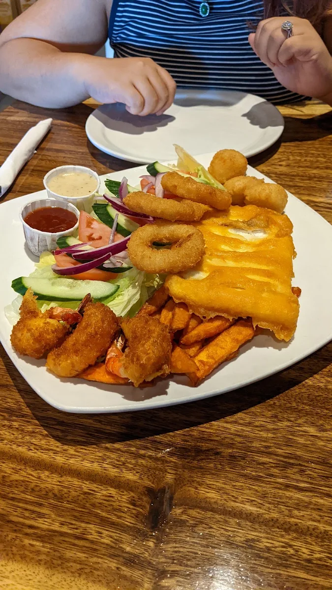 Seafood Platter Cod, Halibut 'N' Malt Fish & Chips