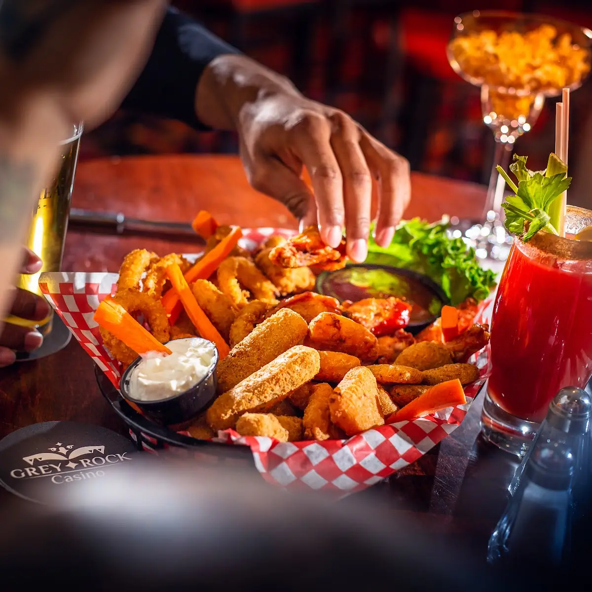 Highlights, Fiddlehead Café & Lounge