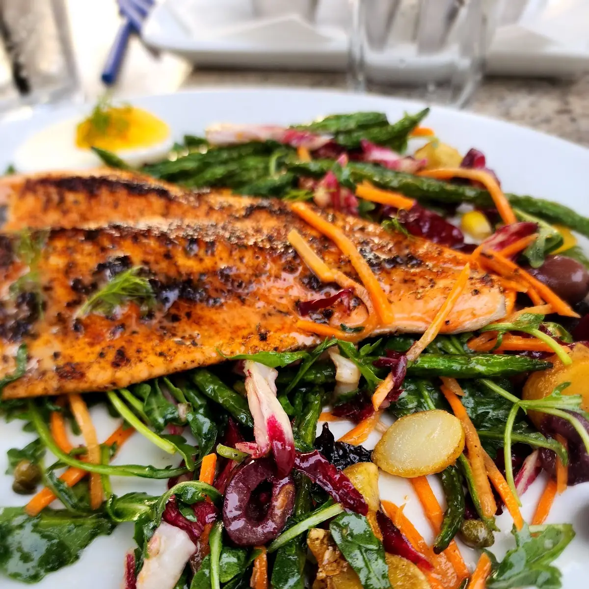 Grilled Salmon Salad