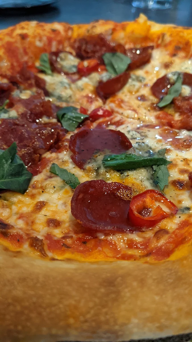 Bee Sting Pizza, Oliver & Bonacini Café Grill, Blue Mountain