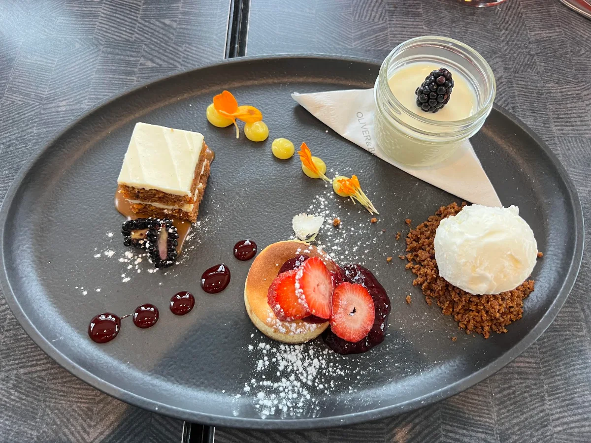 Chefs Sampler Dessert Platter, Oliver & Bonacini Café Grill, Blue Mountain