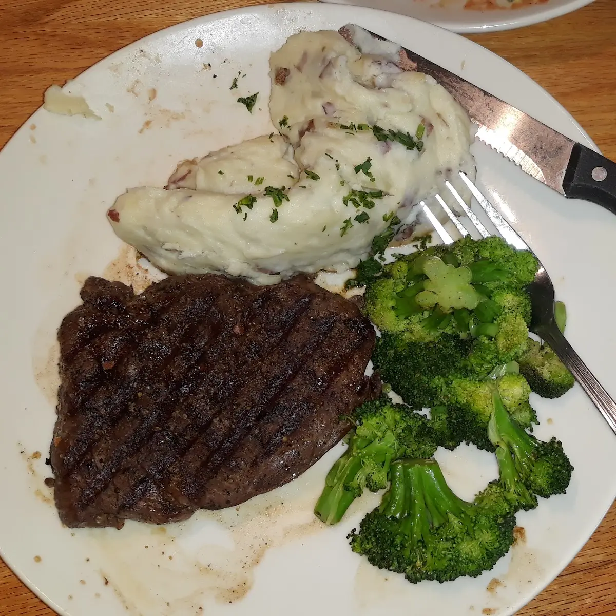 Steamed Broccoli and Mashed Potatoes
