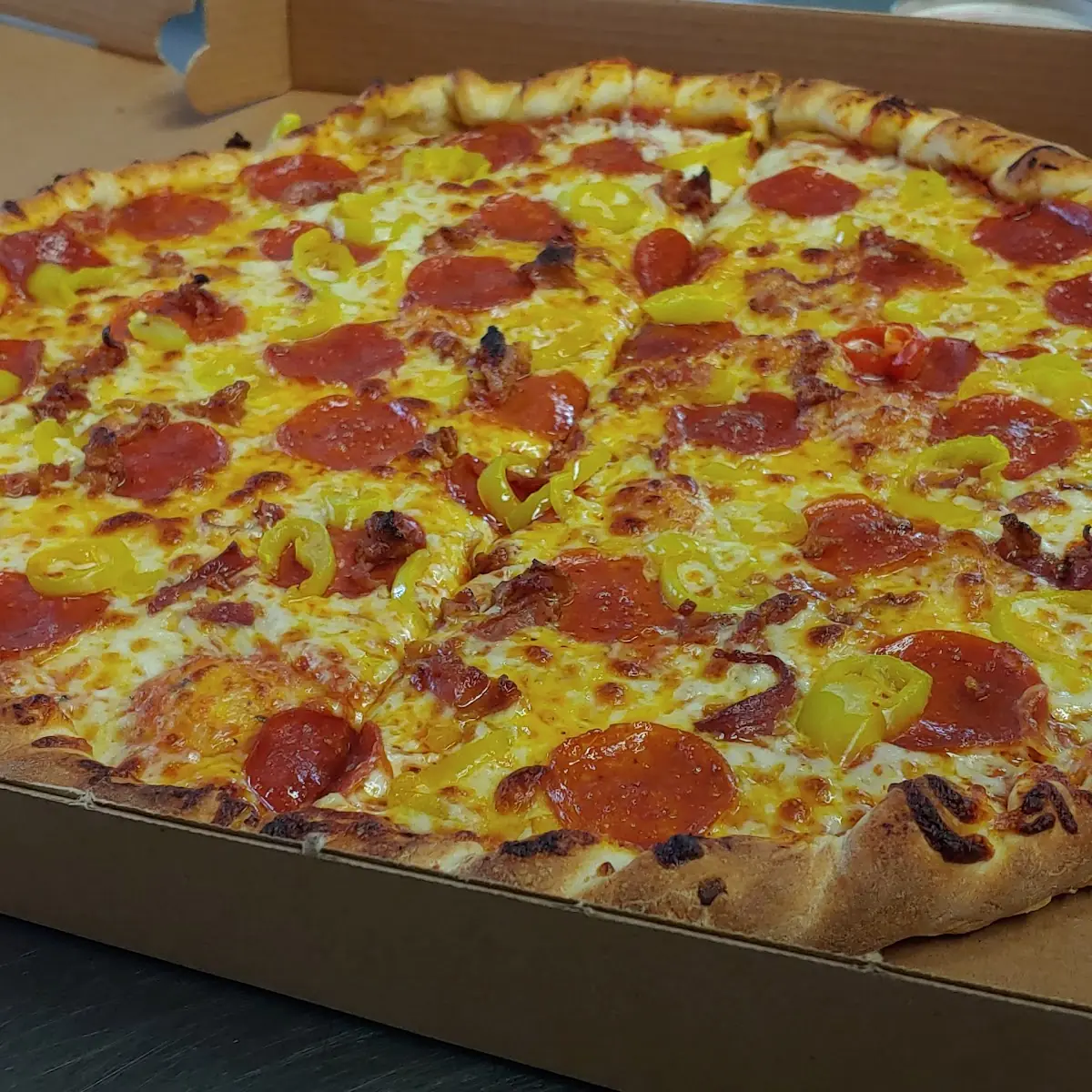 Large Pepperoni Pizza