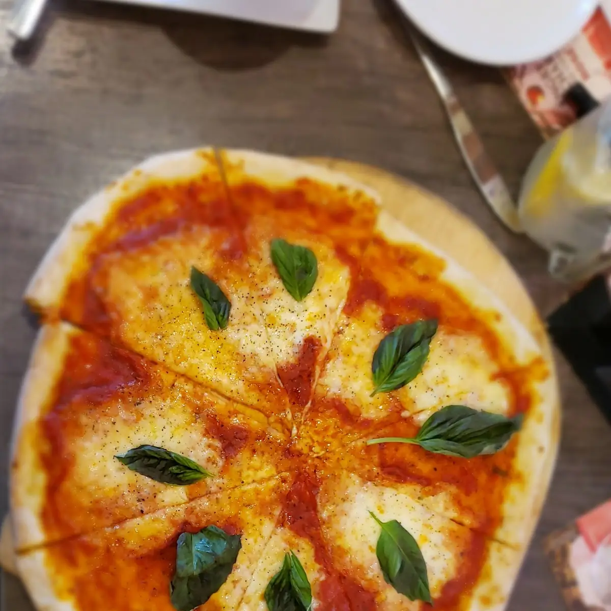 Margherita Pizza, Bricks & Barley