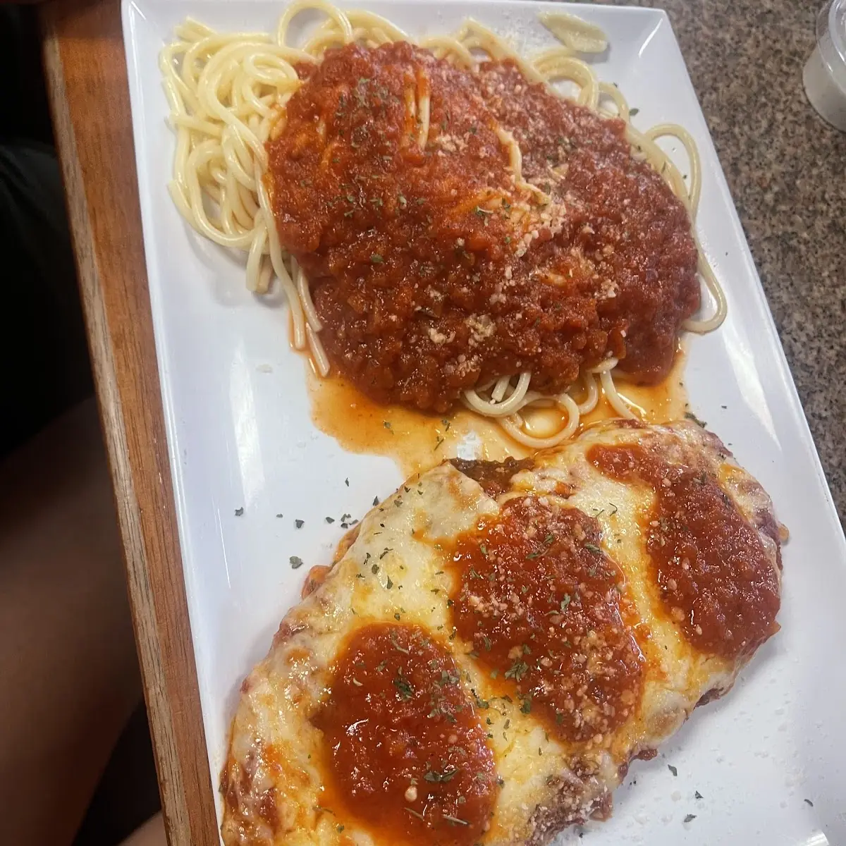 Chicken Parmigiana w Spaghetti