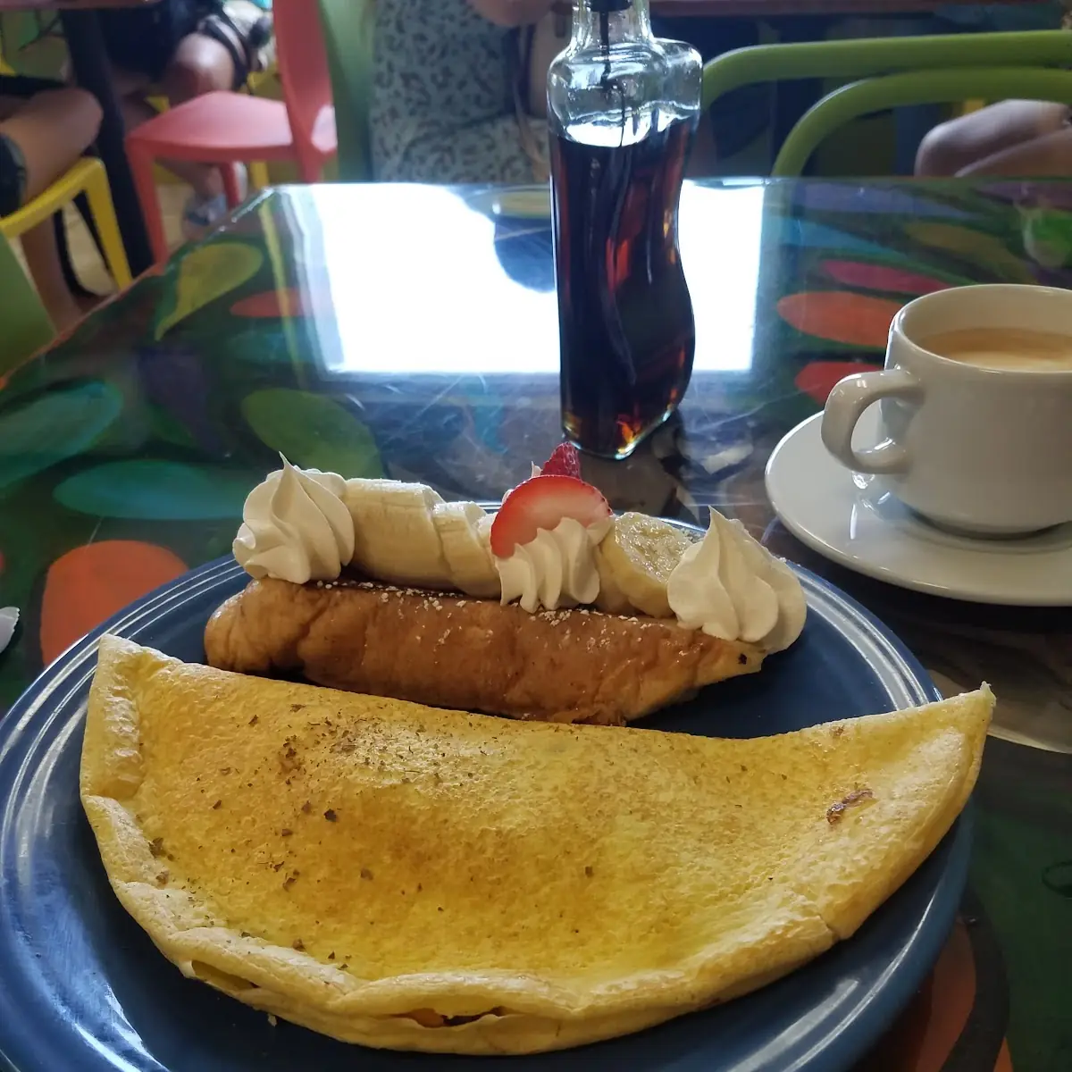 Omelette Con Tostada Francesa