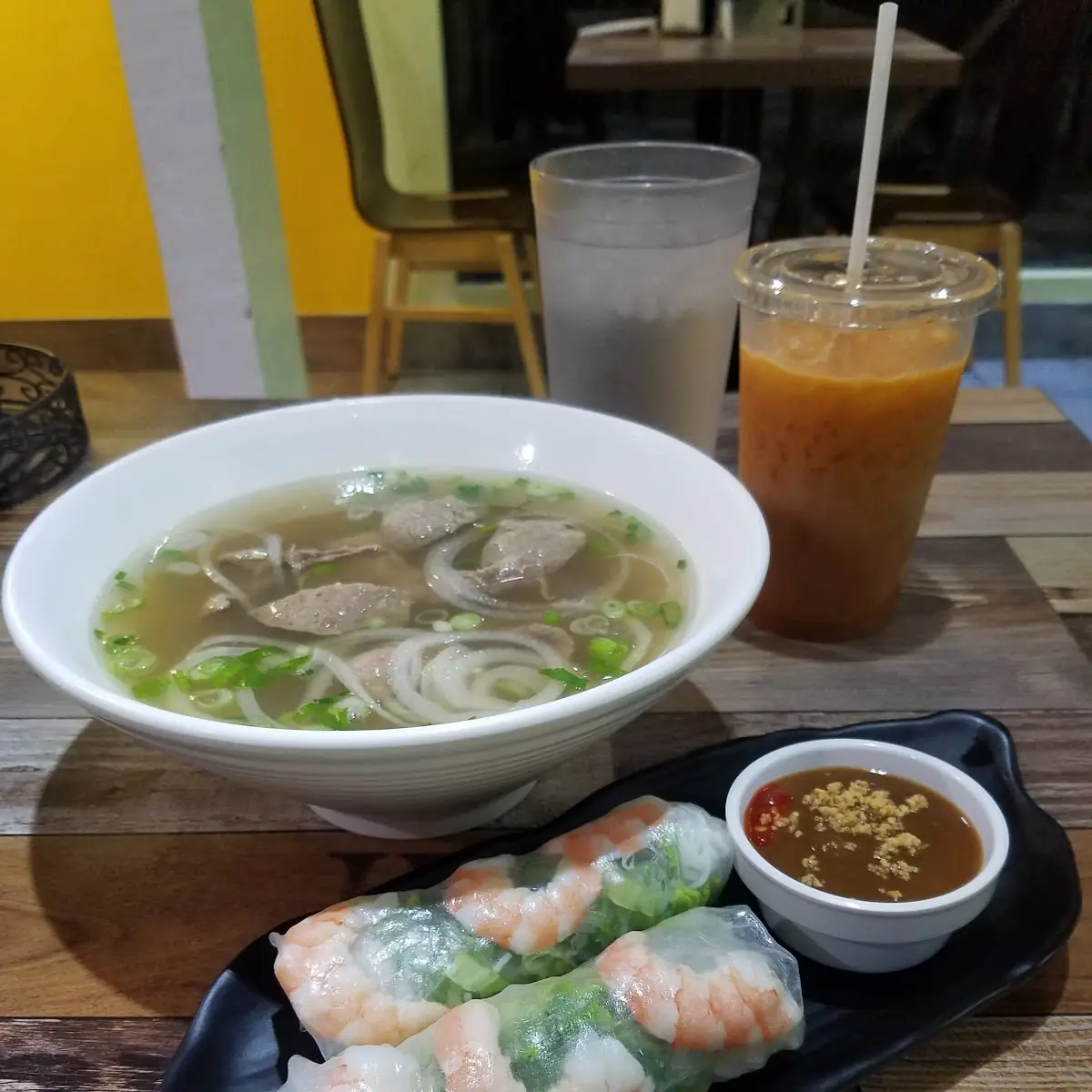 B10 Beef Pho A2 Spring Roll and Thai Iced Tea