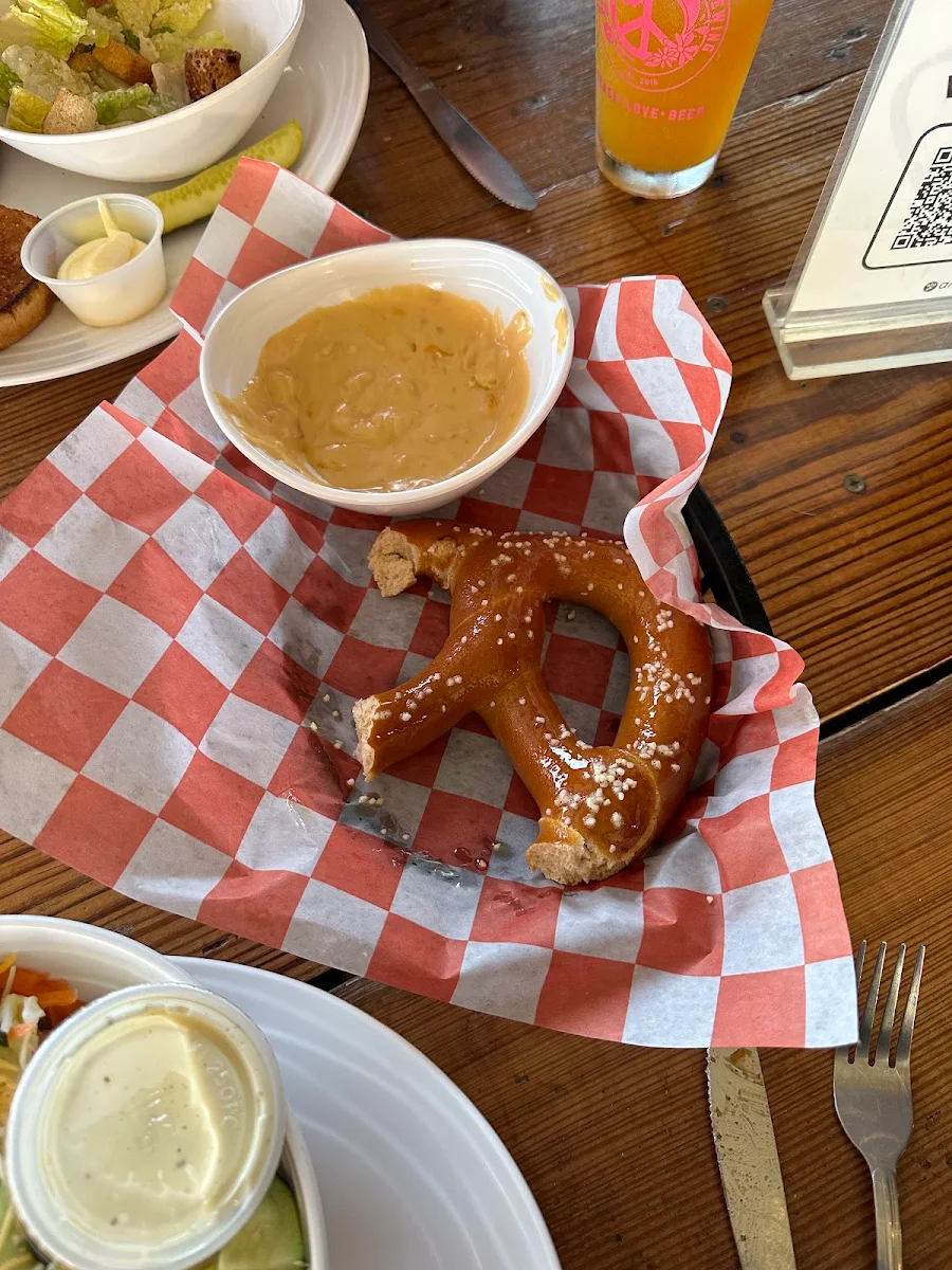 Jumbo Pretzel & Beer Cheese