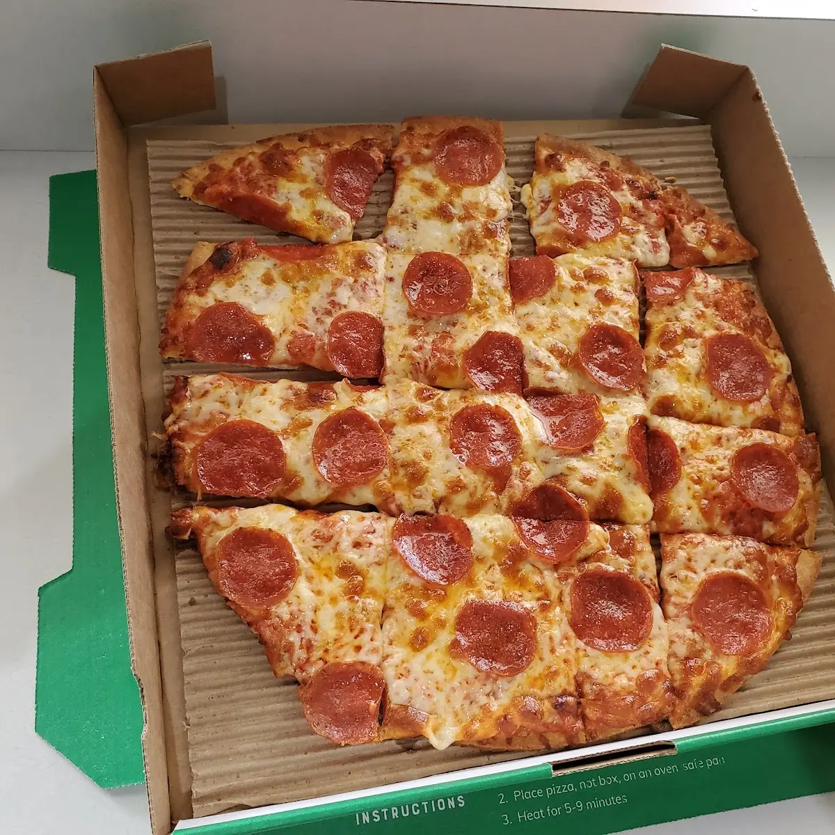 Crispy Thin Crust Peperoni Pizza