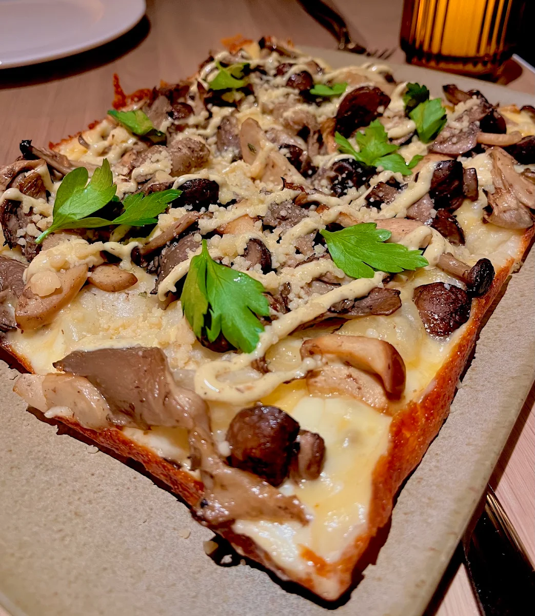 Mushroom Pizza