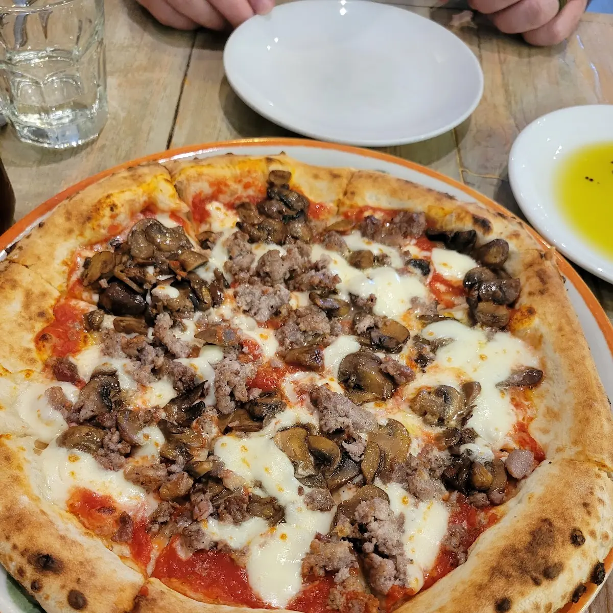 Pizza Salsiccia E Funghi