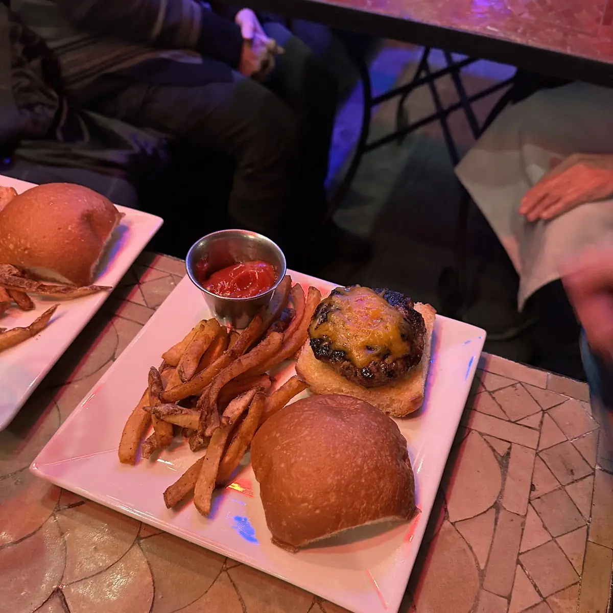 Kids Cheeseburger