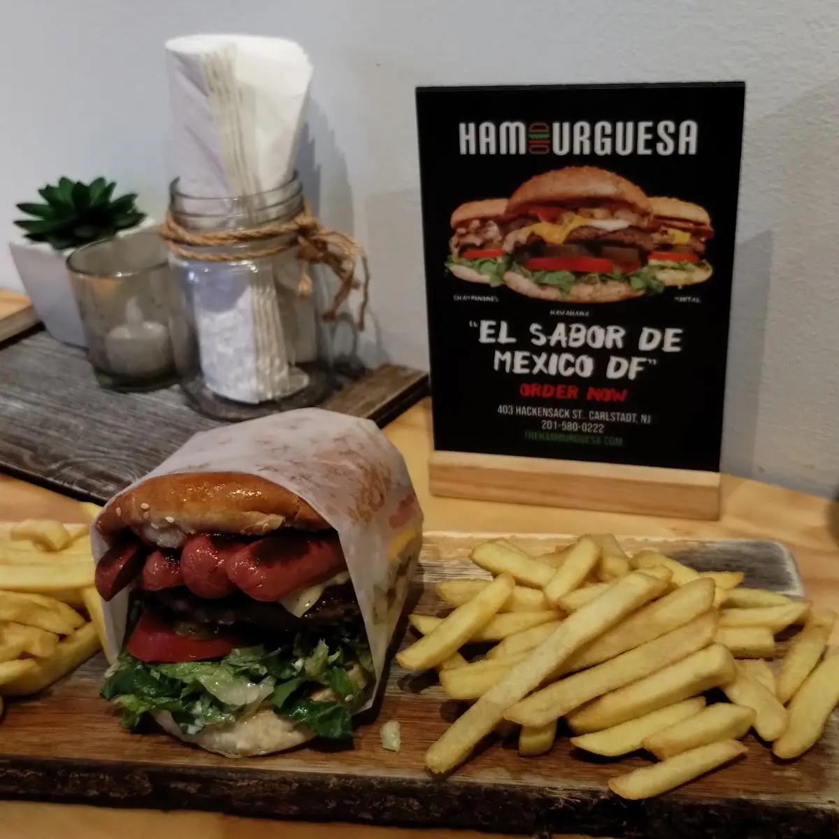 Mega Burger