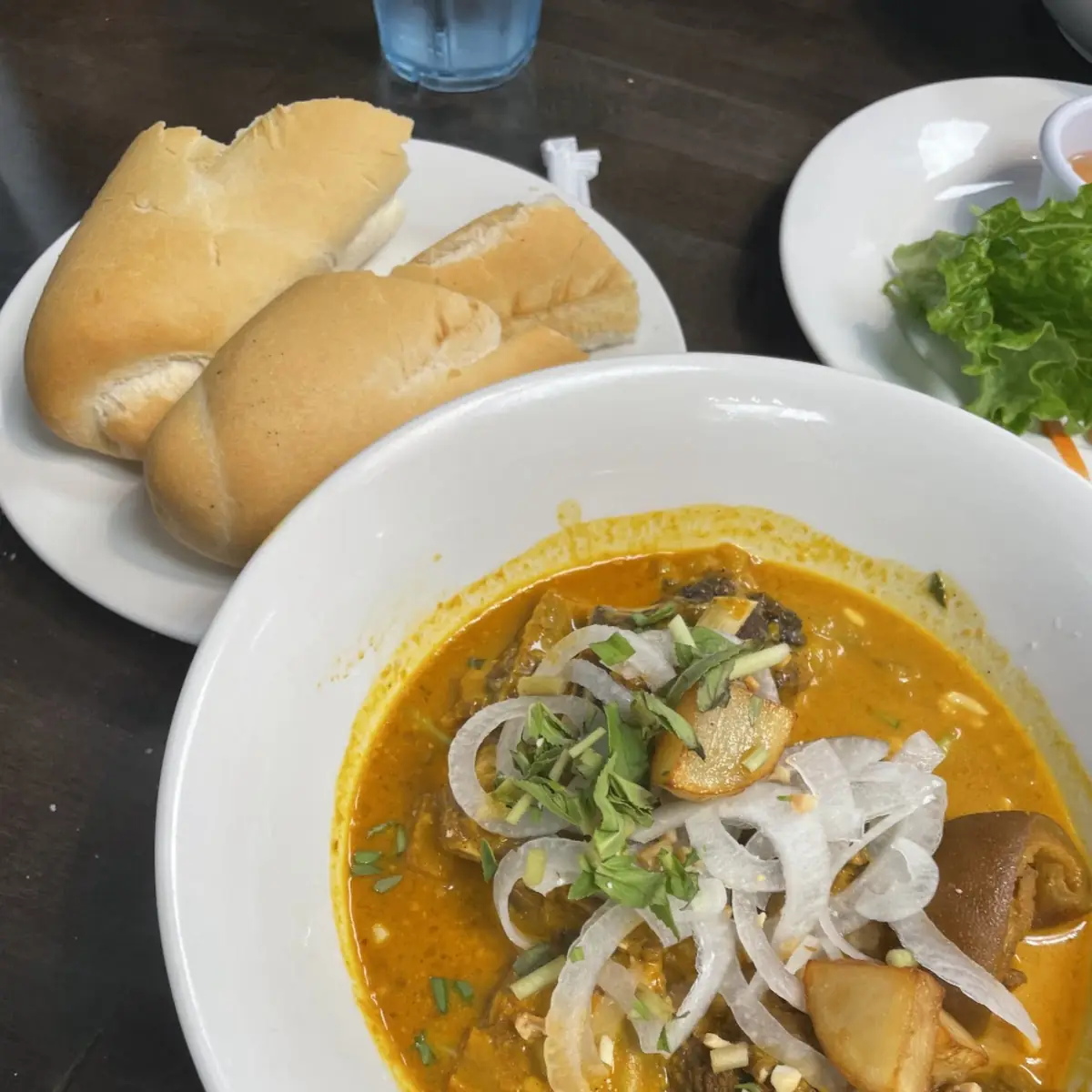 Bánh Mì Cà Ri Dê