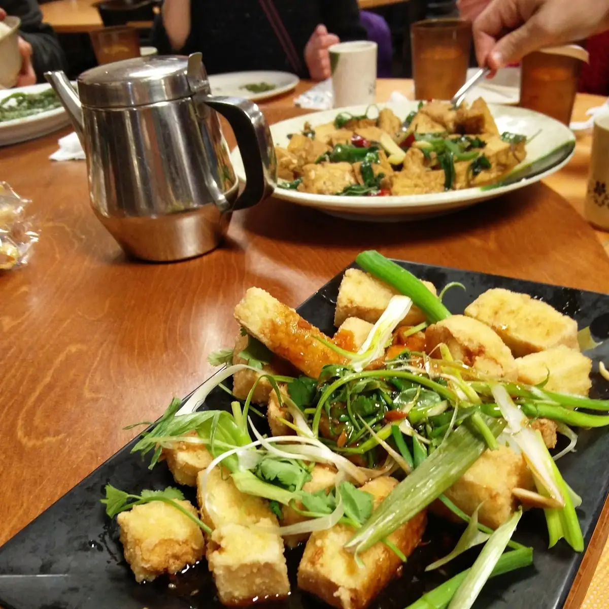 85. Fried Tofu & Garlic Soy Sauce Dressing with Fresh Cilantro On / 香菜炸豆腐乾