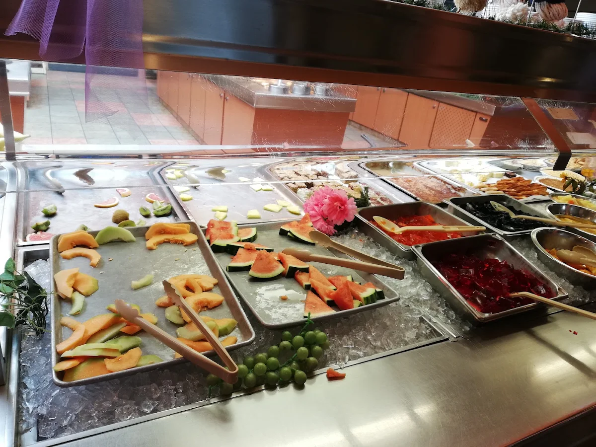 Highlights, Restaurant Tomas Tam Inc