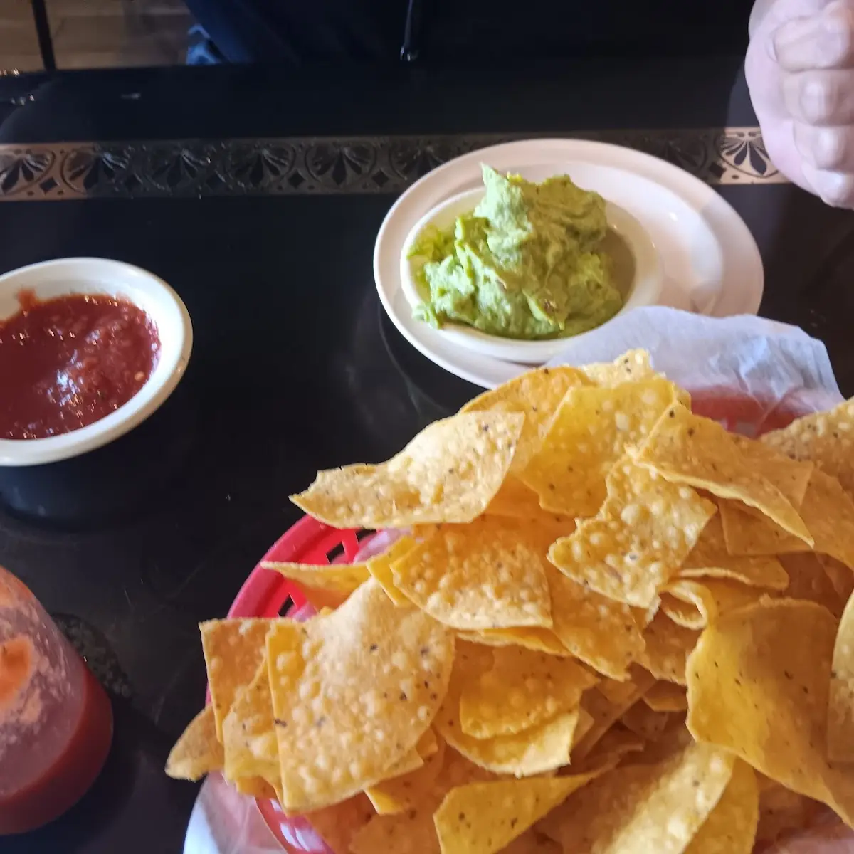 Chips Salsa Guacamole