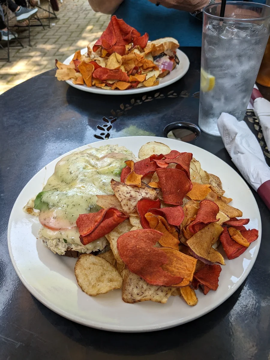 Tuna Melt with Me Veggie Chips