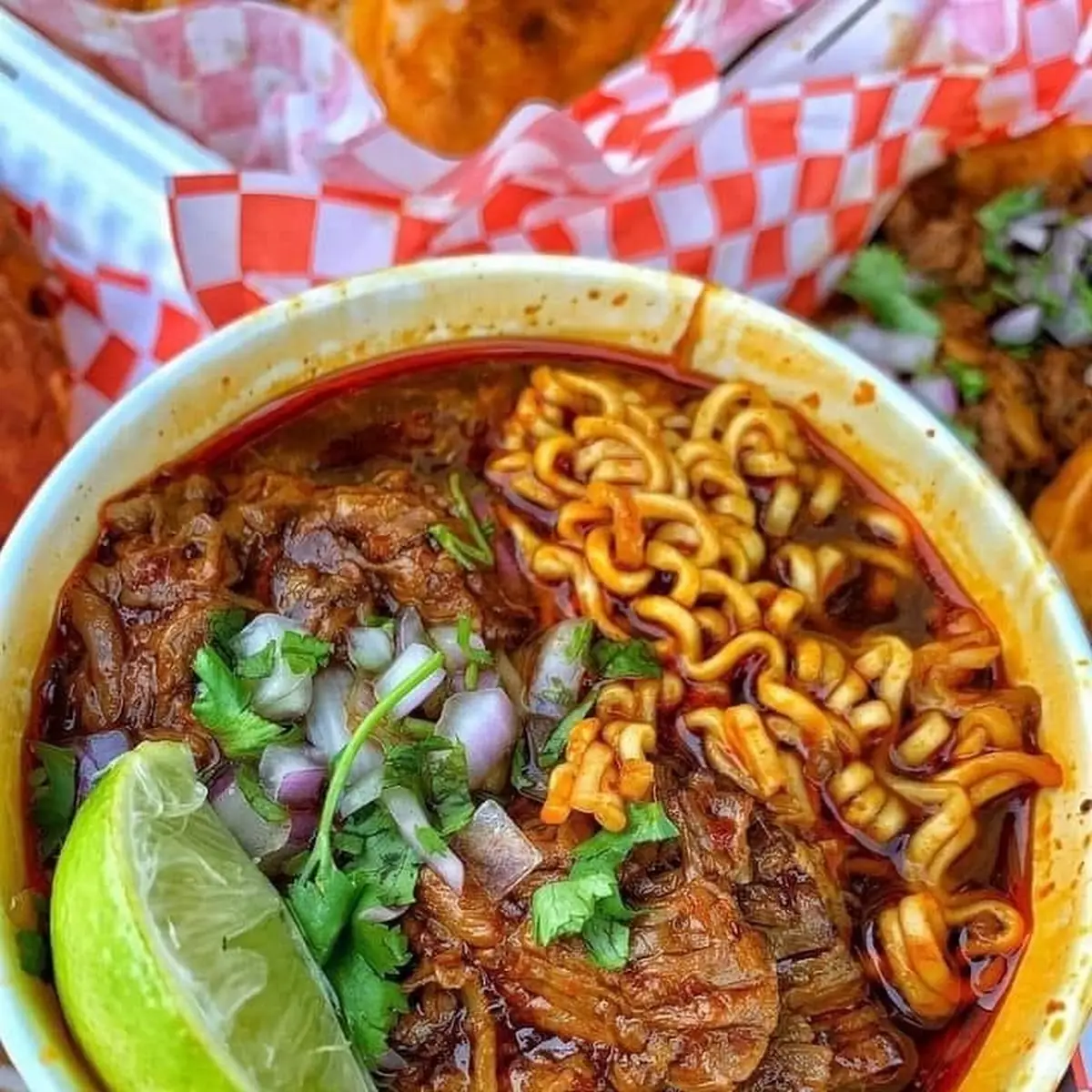 Birria Ramen w Taco