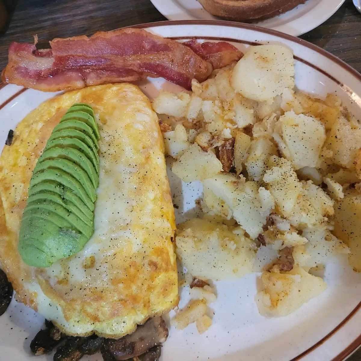 Avocado Mushroom and Cheese Omelette