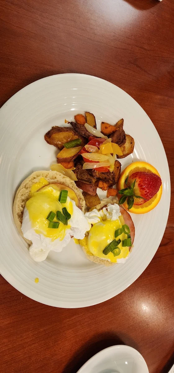 Egg Benedict with Bacon