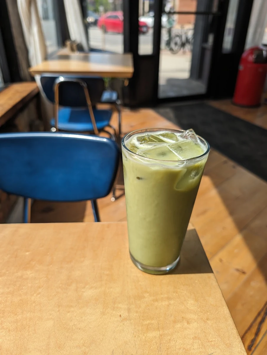 Shakey Iced Matcha Latte