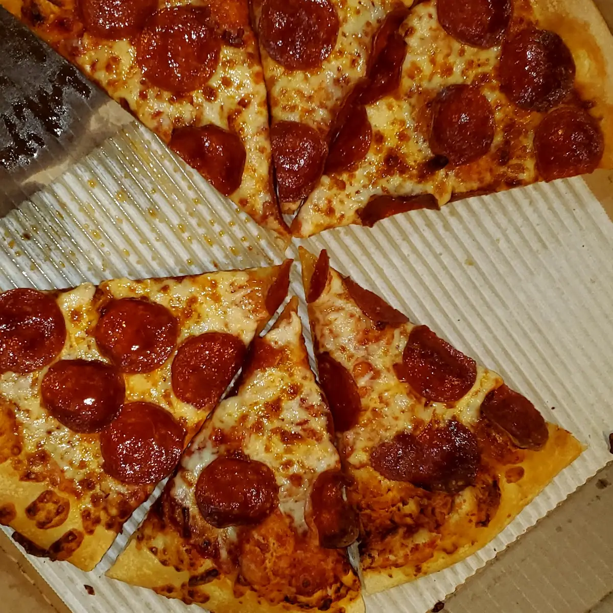 Large Hand Tossed Pepperoni Pizza