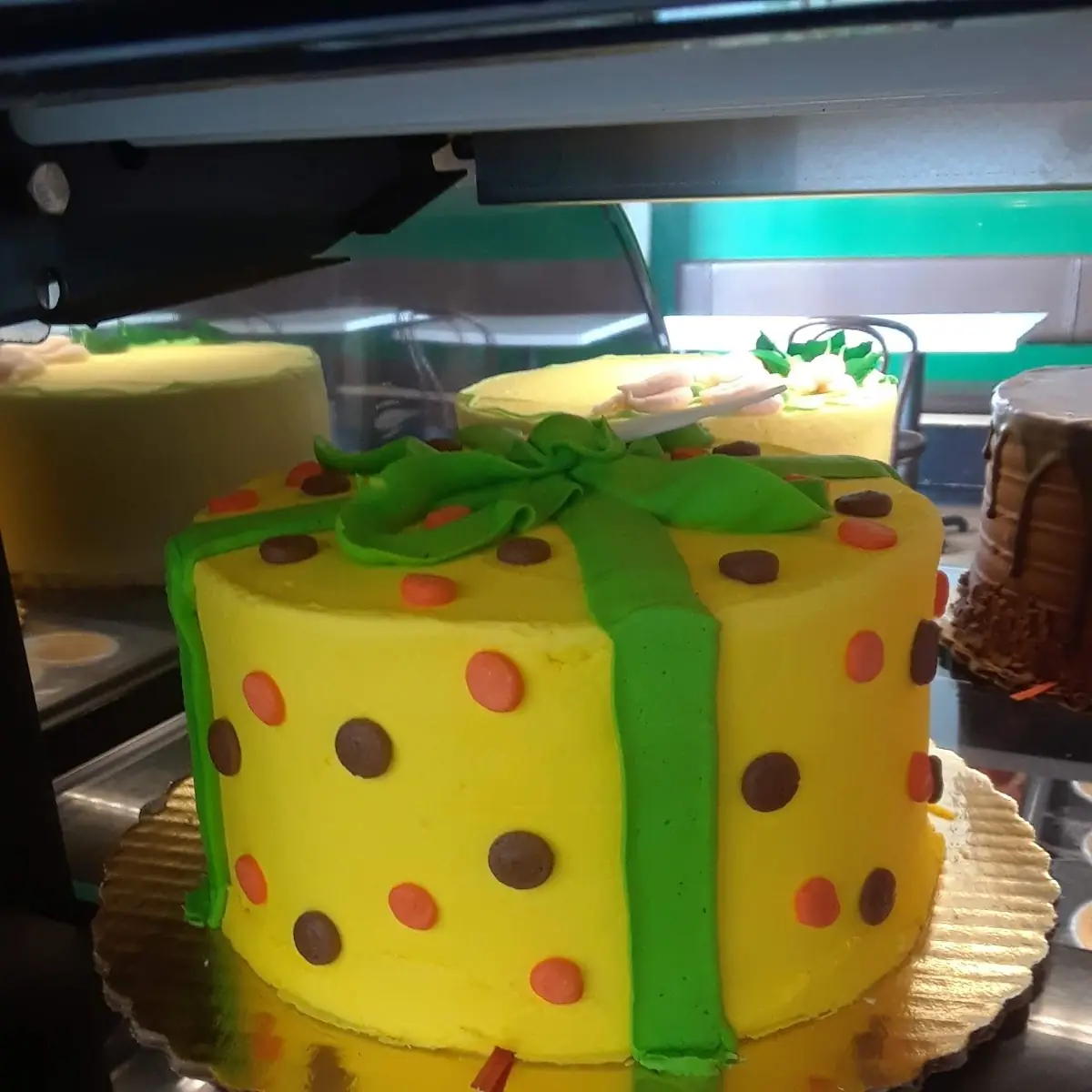 Yellow Cake with Buttercream Icing