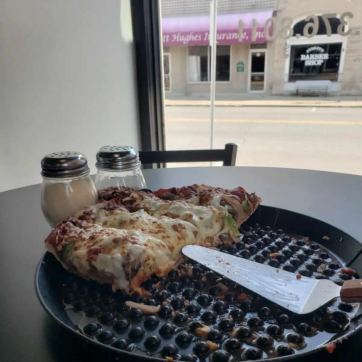 Deluxe Pizza