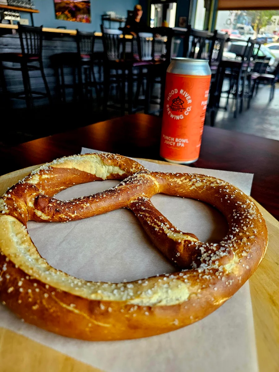 Giant Pretzel w Pub Cheese and Mustard