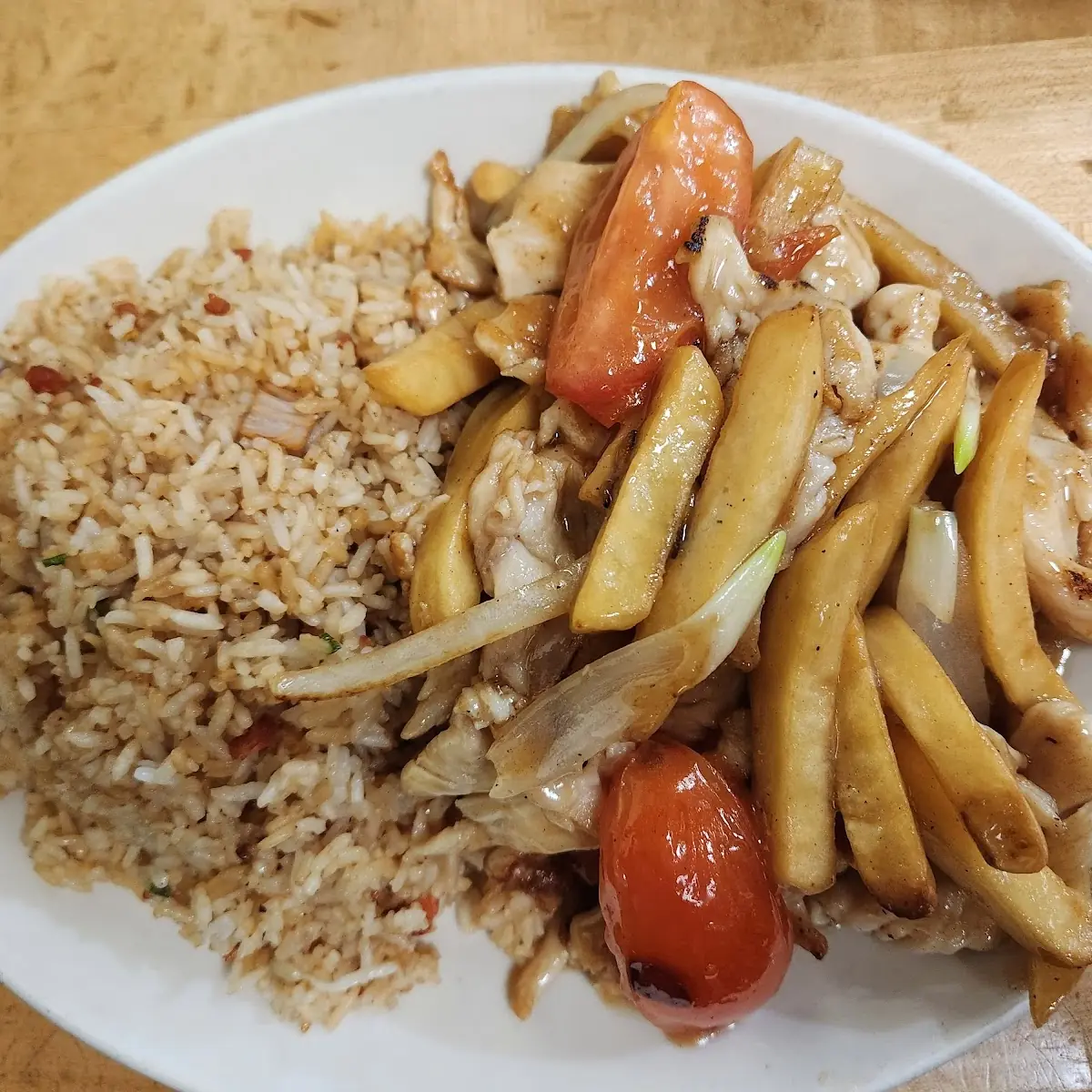 Pollo Saltado
