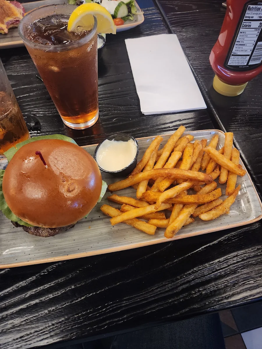 Cheeseburger Deluxe