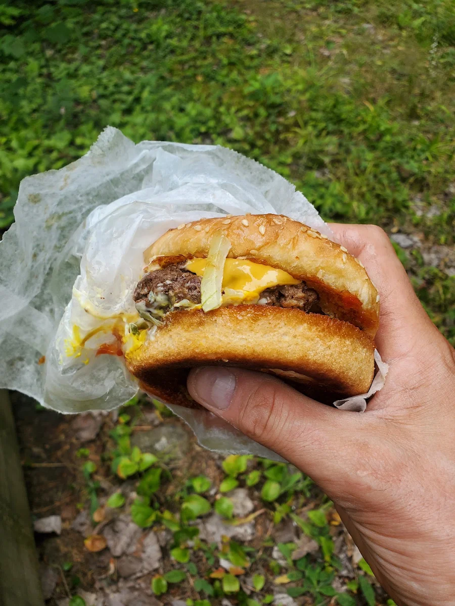 Cheeseburger, Casse-Croûte Jo-Bine (St-Élie-de-Caxton)