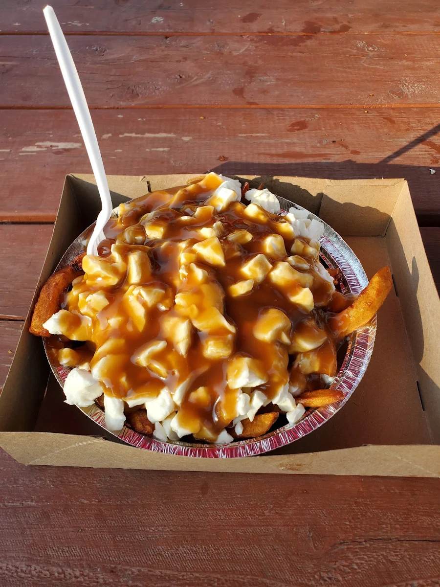 Poutine Régulière Moyenne, Casse-Croûte Jo-Bine (St-Élie-de-Caxton)
