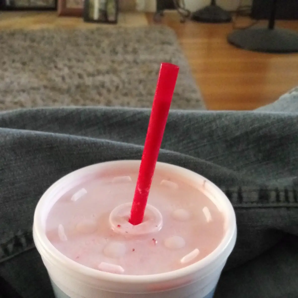 Strawberry Shake with Peanuts