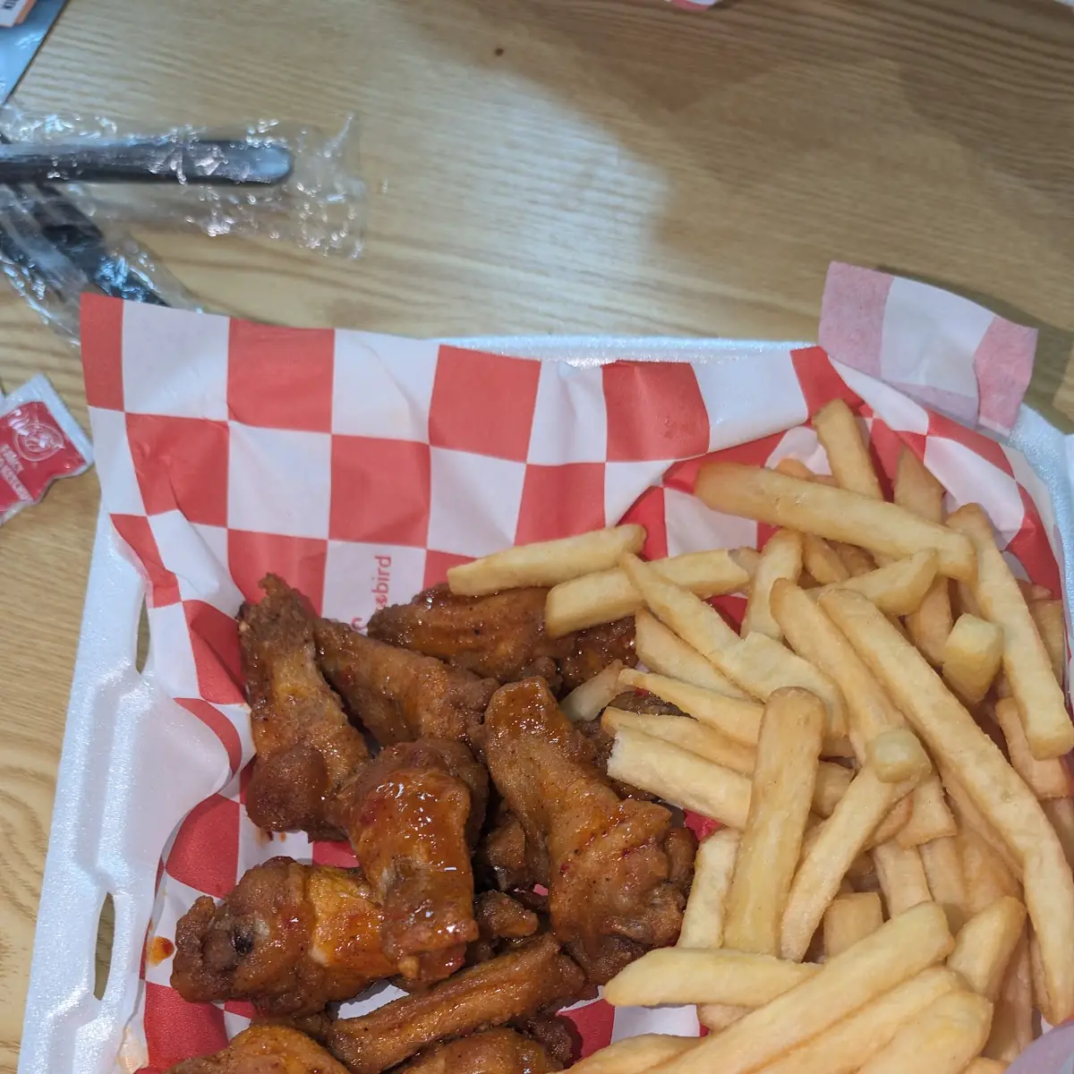 4 Boneless Wings Meal